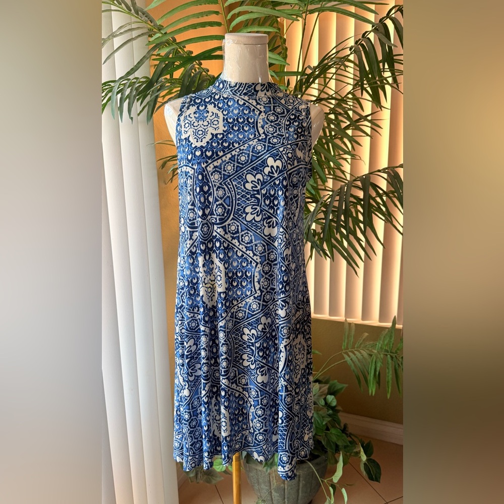 Navy and White Floral Sleeveless Dress